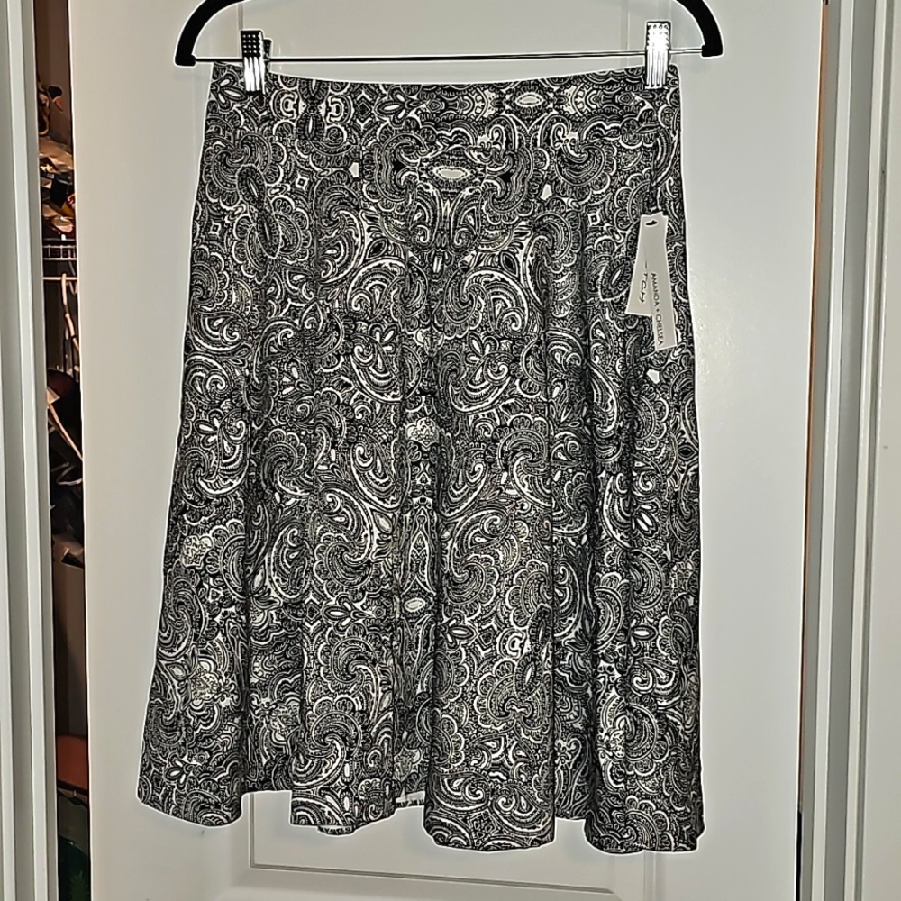 Amanda +Chelsea Stretch Contemporary Full Flirty Skirt NWT Size 6 Nordstrom B/W